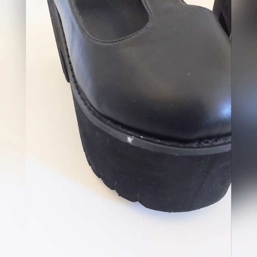 Source Unknown strap platform